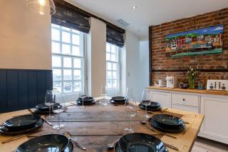Herring Girl House - Harbourside property, sleeps 8 - Scarborough - 7
