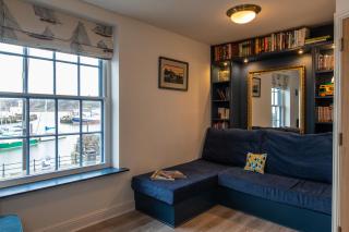 Herring Girl House - Harbourside property, sleeps 8 - Scarborough - 8