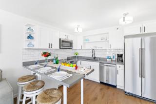 Beautifully Remodeled Ocean View Condo with Free Parking - Honolulu - 7