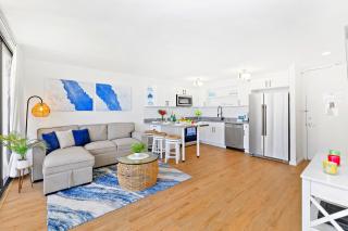 Beautifully Remodeled Ocean View Condo with Free Parking - Honolulu - 4