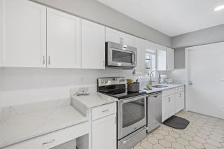 Home on water with pool/lanai kitchen/walk to beach - 4