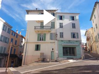 Cannes - Place du Suquet - Cannes - 5