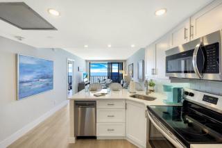 Charming beachfront condo with pool, spa and views - 6