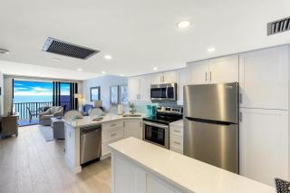 Charming beachfront condo with pool, spa and views - 5