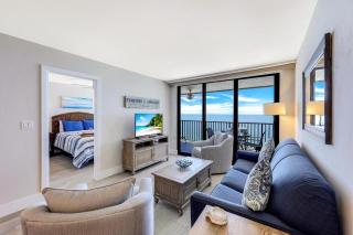 Charming beachfront condo with pool, spa and views - 1