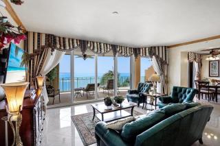 Beauty meets splendor in this beachfront condo - 9