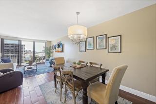 Relaxing beachfront condo with pool and ocean views - 3