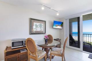 Luxurious beachfront condo with glorious ocean views - 6