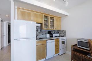 Luxurious beachfront condo with glorious ocean views - 1