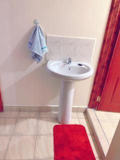 Lux Suites Polytech Court Apartments - Embakasi - 1