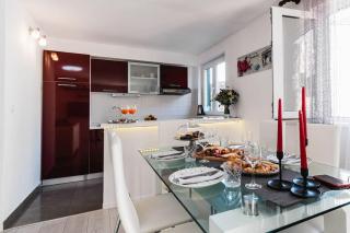 Holiday home Marina-renovated house in city center - Rogoznica - 5