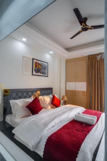 The Lodgers 1 BHK Serviced Apartment Golf Course Road Gurgaon - 5