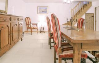 Riverside Retreat - 4