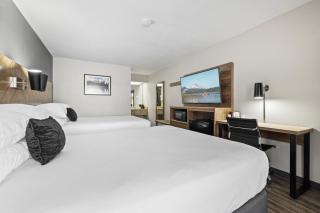 Red Lion Inn & Suites Deschutes River - Bend - Bend - 5