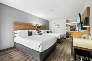 Red Lion Inn & Suites Deschutes River - Bend - Bend - 3