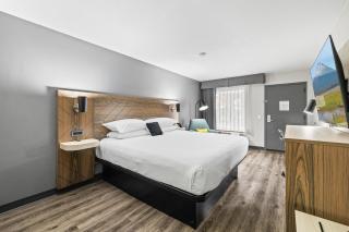 Red Lion Inn & Suites Deschutes River - Bend - Bend - 9