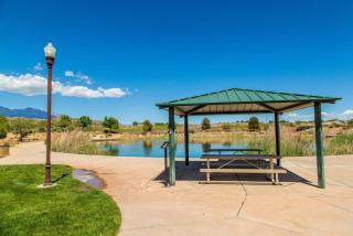 Casa Del Osos with Yard Pool and Spa - Washington - 1