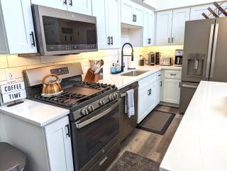 The Lark at the Quarry - 1