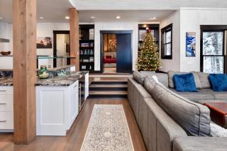 Whispering Pines Chalet - 2