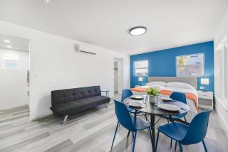 Beachfront Getaway Studio with Parking - M21 - Hollywood - 3