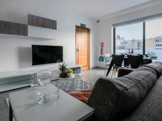 Stunning Penthouse roof terrace & communal swimming pool - St Paul's Bay - 1