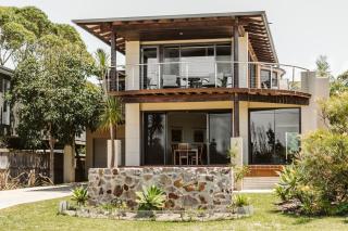 Oasis on the beach - large 6BR home w. ocean views - Vincentia - 6