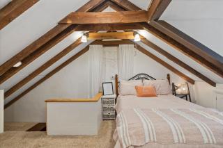 Rare City Home w/ Backyard Fire-pit & Hottub - Lancaster - 2