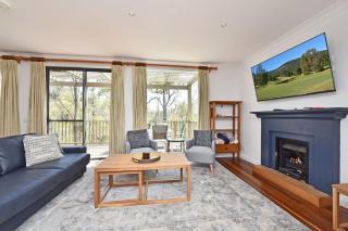 Villa 2br Barbera Villa located within Cypress Lakes Resort - Pokolbin - 0
