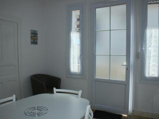 Charmant T2 avec Terrasse Privée, à 600m Plage et Commerces, La Tranche-sur-Mer - FR-1-22-278 - 3