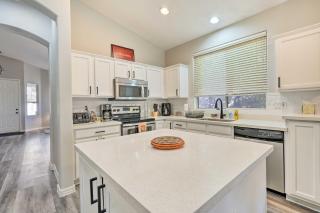 4 Mi to Peoria Sports Complex Family Home with Pool - Glendale - 8
