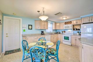 Venice Vacation Rental w/ Pool, Near Beaches - 4