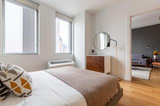 Hells Kitchen 2BR w Pool DM nr Central Park NYC-469 - 3