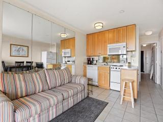 HHBT Admirals Row 105 - 6