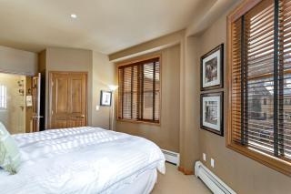 330 Chapel Square condo - 2