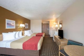 Days Inn by Wyndham Hurricane/Zion National Park Area - Hurricane - 3