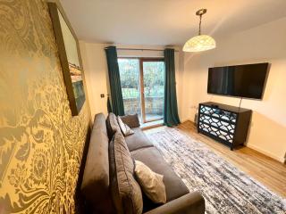 2 Bedroom Apartment near Olympic Park with Free Parking - London - 9