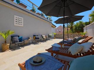 Palm Tree Apartments - 1