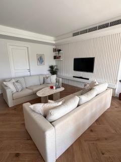 Lake View Villa, The Springs Dubai - 2