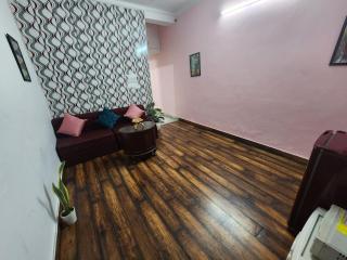Homlee-Best Value flat with kitchen Near Metro - Nova Deli - 4