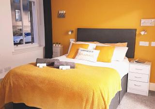Double Ensuite Bedroom near Edinburgh - 1