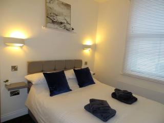 Apt 2 - Queens Court - Scarborough - 8