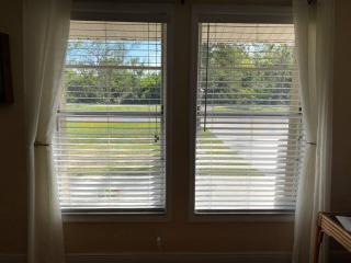 Salt water pool house near beach for monthly rental - 9