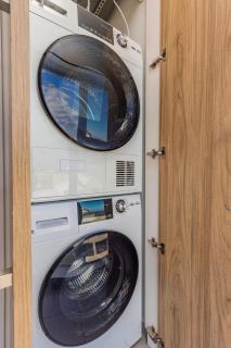 Turning Style & Extraordinary Location - 1