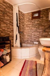 Πέτρινη κατοικία με υπέροχη θέα στο όρος Κόζιακα. - 1