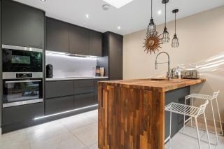 Central London 3-Bed Apt Sleeps 6 3 mins to Tube - 4