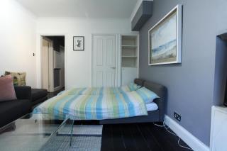 Walk to Notting Hill /Paddington 1 B/R with patio - Londra - 3