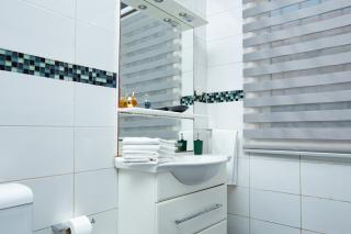 Impeccable 2-Bed House with Hot-Tub -Wi-Fi - Kwedonu - 3