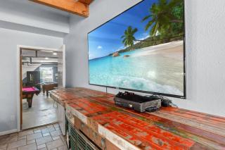 Tiki Hut - Private Pool Home, Game Room, 5 Min Drive 2 Beach, FREE Daily Activities - 2