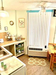 Sandy Feet Retreat - At Symphony Beach Club - 4