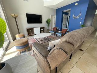 Enchanting Escape- 7 bed, Pool, Spa & Games Room - Kissimmee - 3